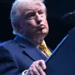Donald Trump cere gigantilor petrolieri sa scada preturile. Benzina costa peste 4 dolari