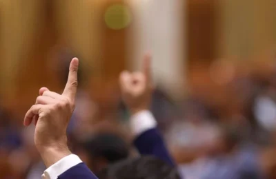 Legea decarbonizarii intra la vot in Camera Deputatilor. Romania risca blocarea fondurilor PNRR
