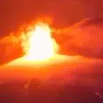 Vulcanul Fuego erupe in Guatemala. Autoritatile impun cod portocaliu si evacueaza satele