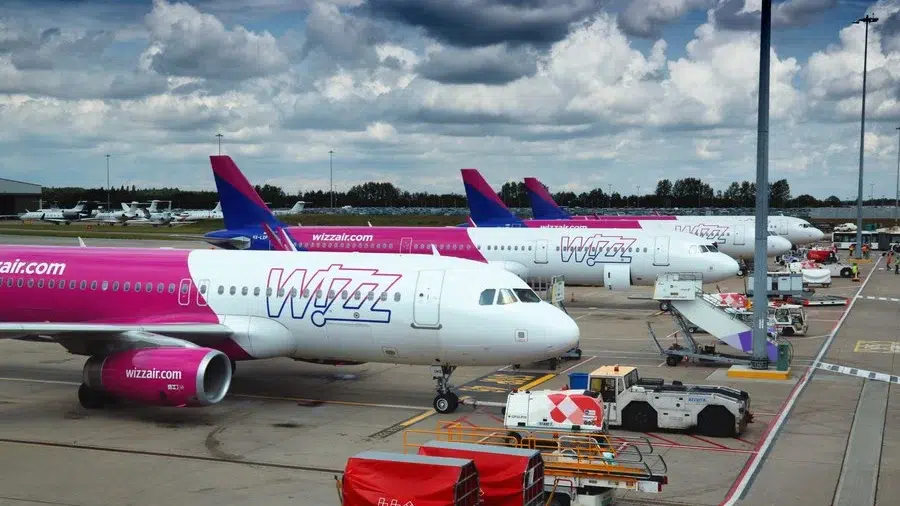 Wizz Air raportează pierderi de 183 milioane euro. Compania mută avioanele pe rutele din Europa
