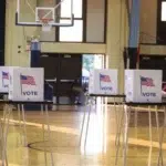 Alegerile primare din SUA aduc victorii pentru moderati. Trump domina tabara republicana