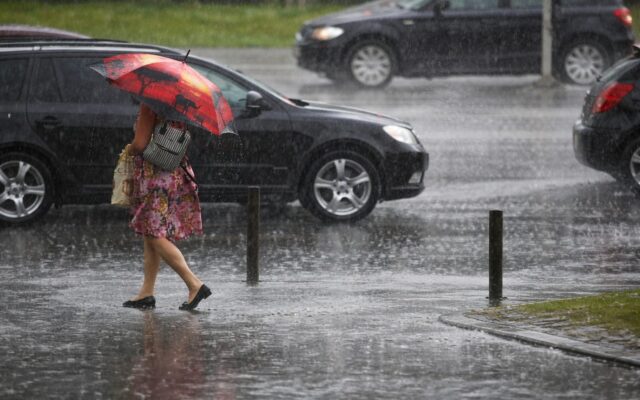 România sub două avertizări meteo pe 25 august. Caniculă în 10 județe și furtuni în mai multe regiuni
