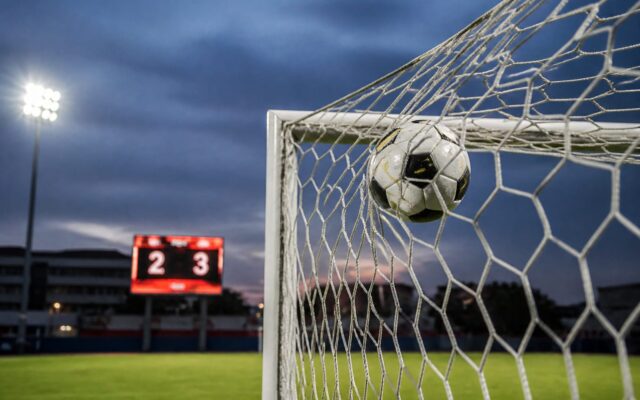 CFR Cluj Csikszereda, Csikszereda a condus prin dubla lui Eppel, dar a pierdut 2-3 cu CFR Cluj. Cum s-a rupt meciul în