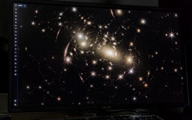 James Webb roi de galaxii, Un roi de galaxii prea matur pentru epoca sa îi pune pe cosmologi în dificultate. Ce spune