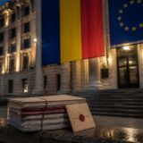 modificare lege ANI, Mandatul lui Dominic Fritz și peste cinci miliarde de euro pentru România depind de o lege cu aplicare
