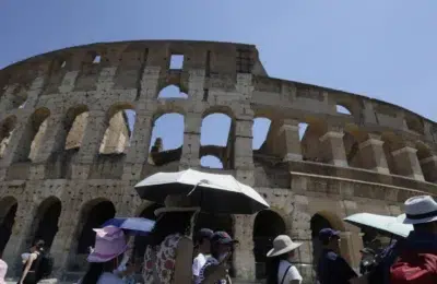 Pretul plajelor din Italia creste cu 6 procente. Cat ajunge sa coste un sezlong in Sicilia