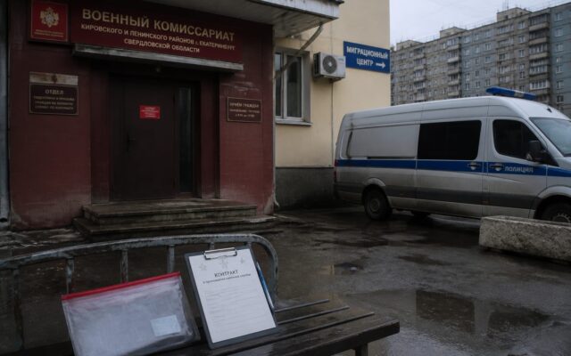 recrutare militari Rusia, BBC descrie mobilizare forțată în Rusia, deși Kremlinul neagă un nou val. Cum sunt vizați migranții