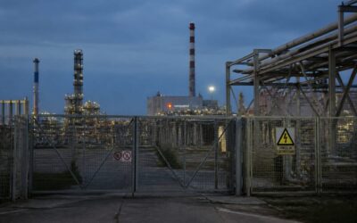 Rompetrol reduce voluntar consumul de electricitate cu 5 MW în orele de vârf