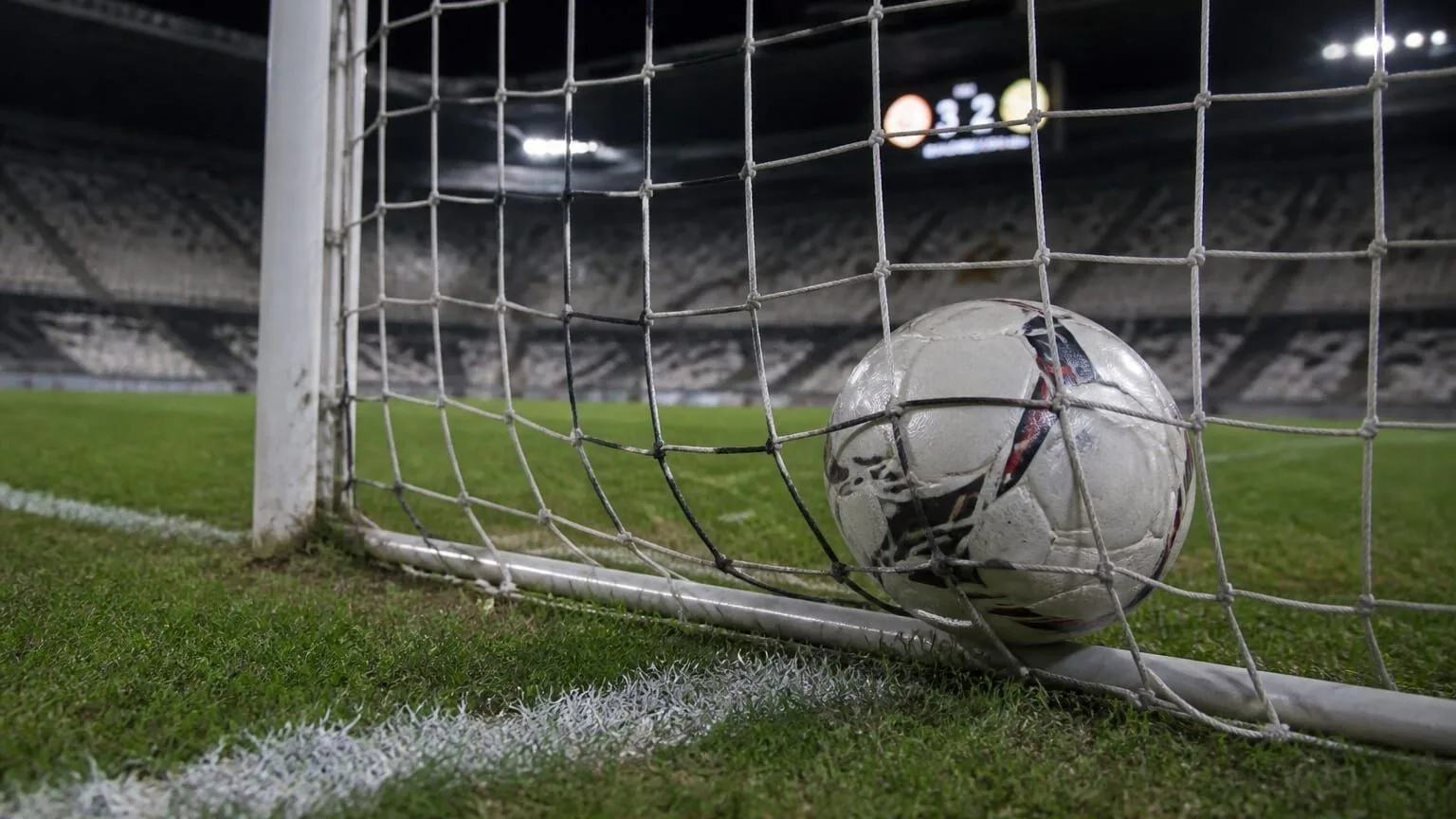 Superliga, Petrolul Ploiești câștigă cu 3-2 la Universitatea Cluj. Cum s-a complicat lupta ardelenilor pentru un loc în