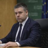 suspendare ajutoare sociale București, Primăria Capitalei propune oprirea ajutorului de 500 de lei și tăierea Voucher