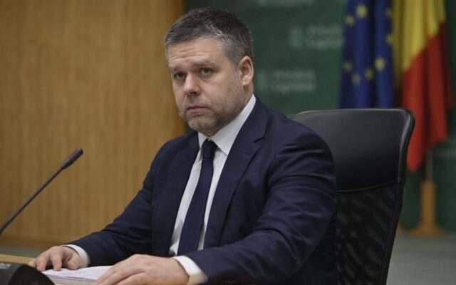 suspendare ajutoare sociale București, Primăria Capitalei propune oprirea ajutorului de 500 de lei și tăierea Voucher