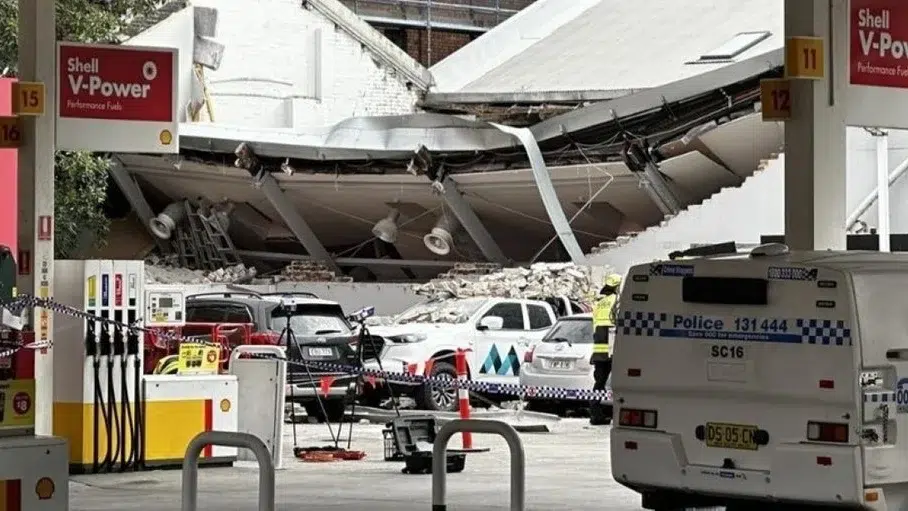 7 raniti dupa ce un zid s-a prabusit peste masini in Sydney. Doi sunt in stare grava