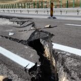 Fisură majoră în asfalt