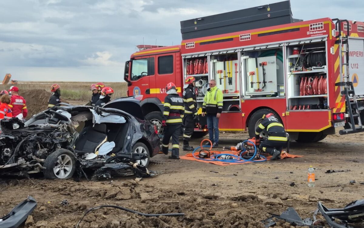 Autoturism distrus după accident rutier