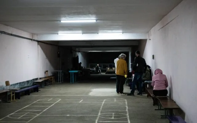 Subsol amenajat pentru alertă cu drone