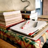 Caiete, manuale și instrumente de scris