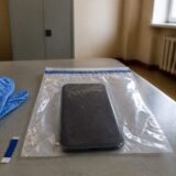 Telefon ridicat ca probă