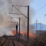 circulația feroviară, CFR S.A. a oprit temporar circulația pe două tronsoane feroviare după două incendii de duminică