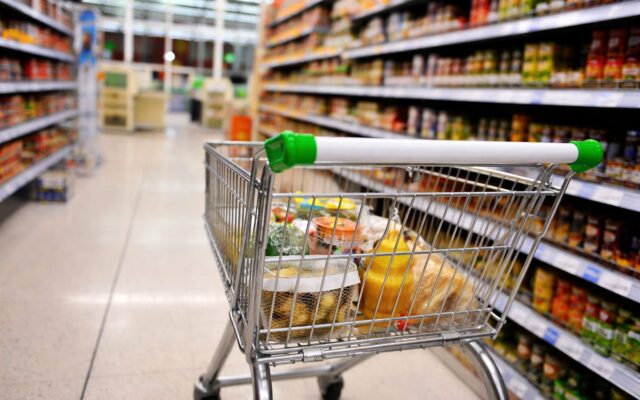INS raportează o scădere de 6,2% în comerțul cu amănuntul, iar vânzările din alimente, nealimentare și carburanți au coborât
