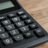 Deficitul României pe un calculator