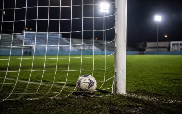 Meci de fotbal în nocturnă