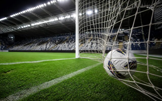 Mingea în poarta de pe Bluenergy Stadium