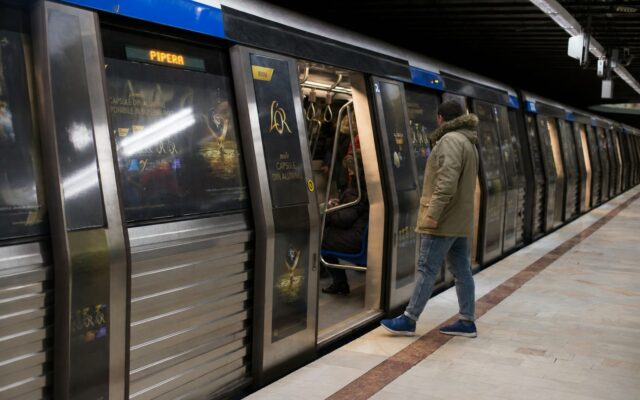 Circulația trenurilor de metrou sub avertisment
