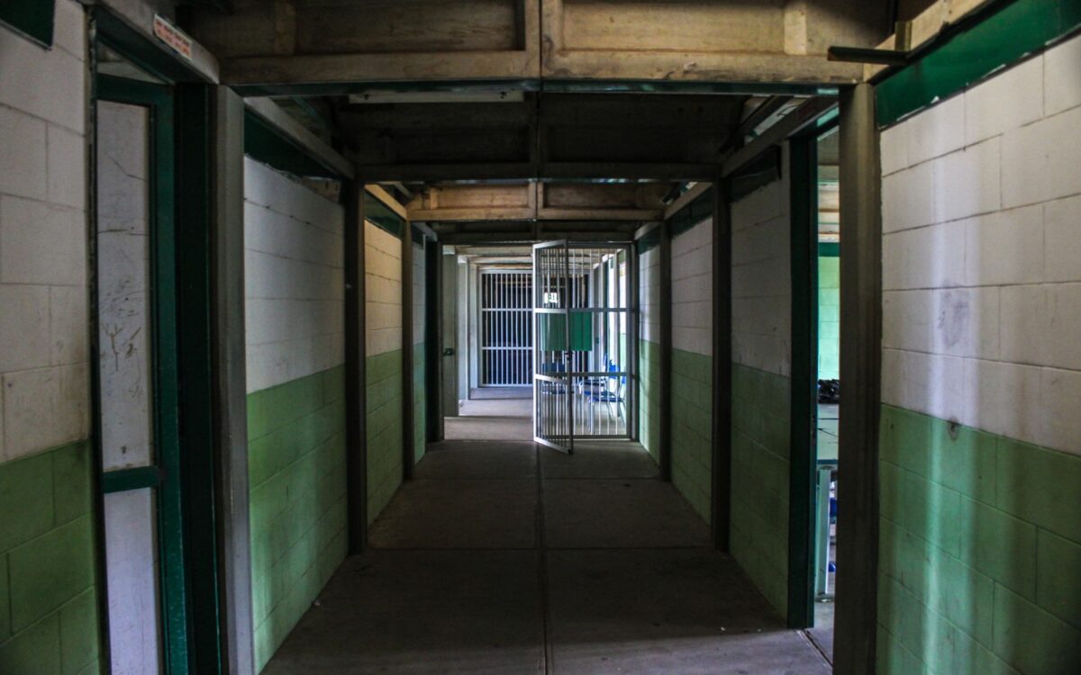 Coridor de acces în penitenciar