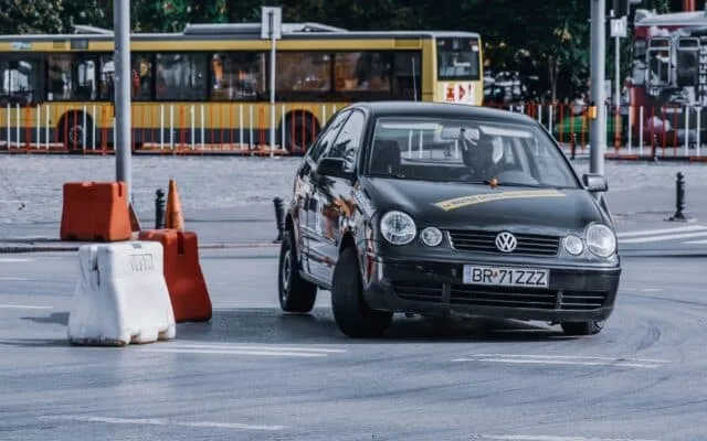 Autoturism condus fără permis internațional