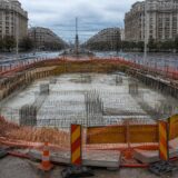 Restricțiile dispar din Piața Unirii înainte de școală, iar placa noului planșeu se face până la sfârșitul anului