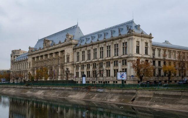 Sediul Palace of Justice pe Dâmbovița