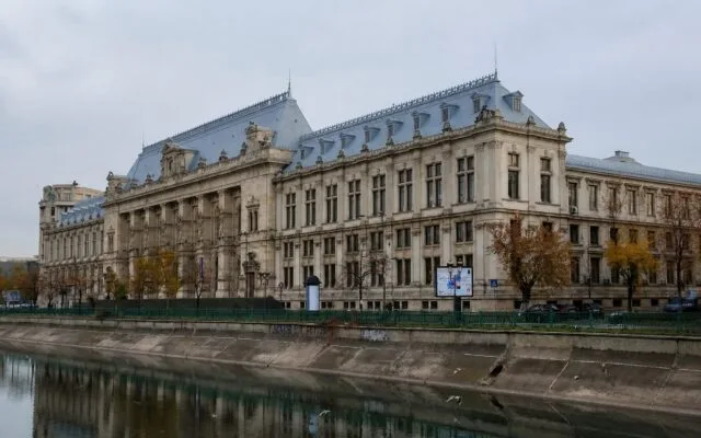 Sediul Palace of Justice pe Dâmbovița