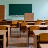 Sală de clasă fără profesori necalificați