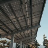 Panouri fotovoltaice dintr-un program pentru baterii