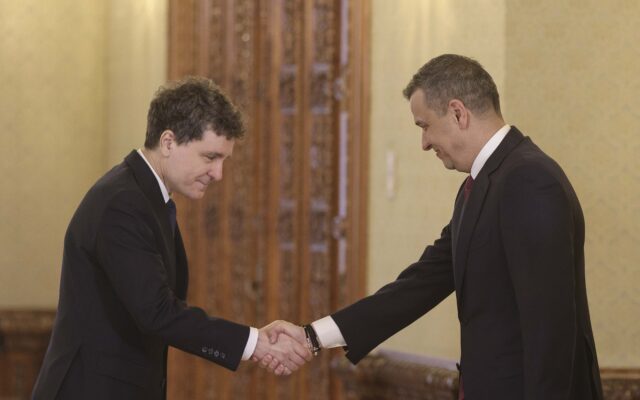 Negocieri politice privind alegeri anticipate