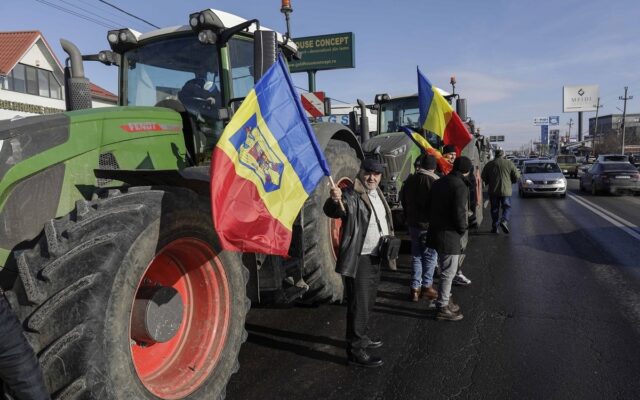 Tractoare și steaguri la protestul fermierilor