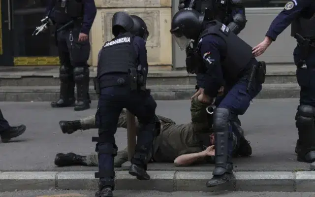 protestul oierilor, Oierii au rămas peste noapte în Piața Victoriei și continuă protestul față de sacrificarea animalelor și