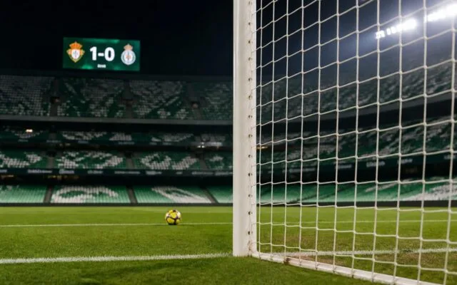Betis Sevilla a învins Real Madrid cu 1-0. Golul anulat și penaltiul ratat de Mbappe au decis finalul