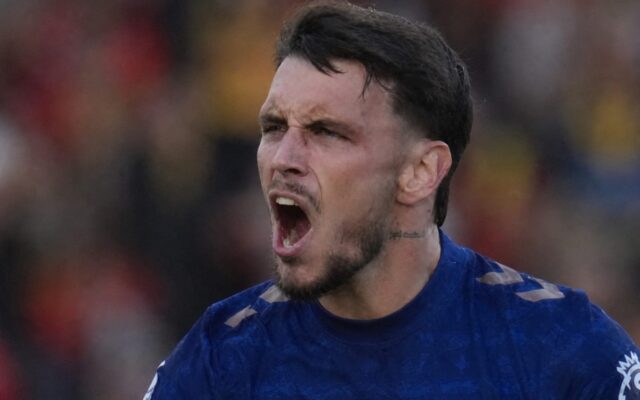 Sunderland Brentford, Brentford rămâne neînvinsă și urcă pe locul cinci, dar Sunderland egalează din penalty, 1-1