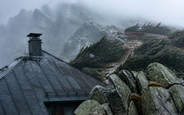 Ninsoare și vânt în Southern Carpathians