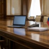 Birou stil Russian cu steag