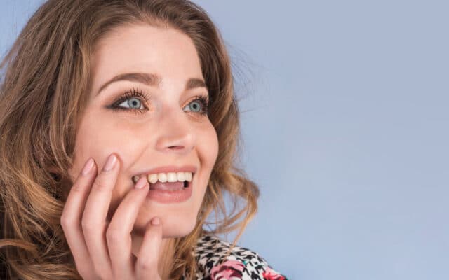 De ce se numesc implanturi ceramice implanturile de zirconiu?