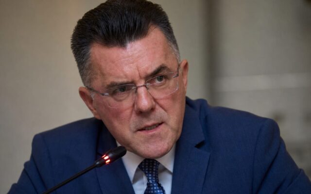 Discuții despre alegeri anticipate