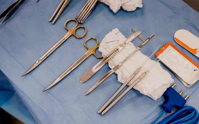 Instrumentar medical pentru apendicectomie