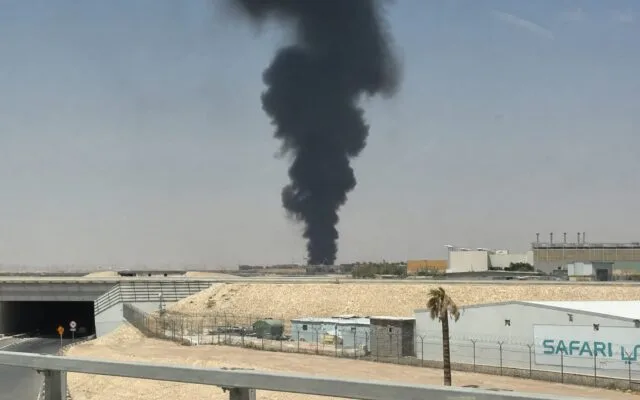 Fum negru după atac aeroport