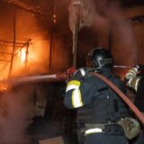 Firefighters după un atac cu drone