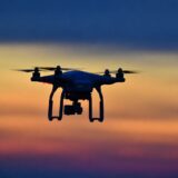 Dronă în timpul unui atac