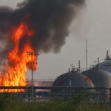 Incendiu de proporții la rezervoare industriale