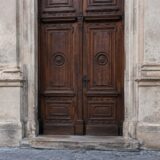 Intrare clădire tribunal Brașov
