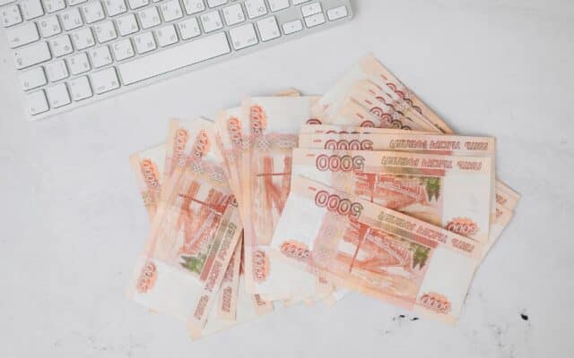 Bugetul Rusiei în bancnote de ruble